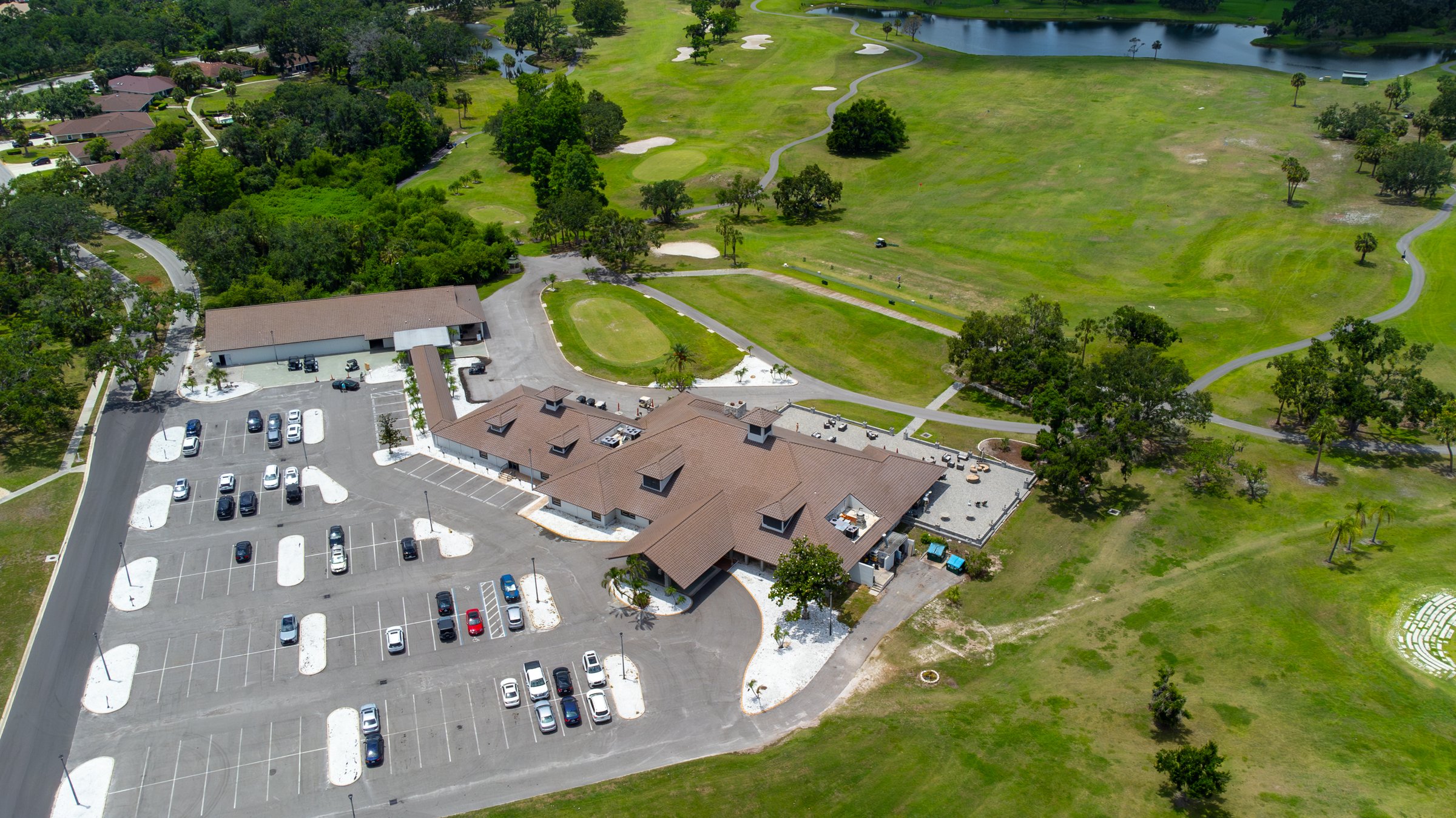 Aerial of golf course clubhouse — Sarasota Florida drone photography